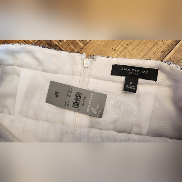 Ann Taylor Tweed Fringe A Line Pencil Skirt Multi Color Blue Pink Size 2P - Picture 6 of 12